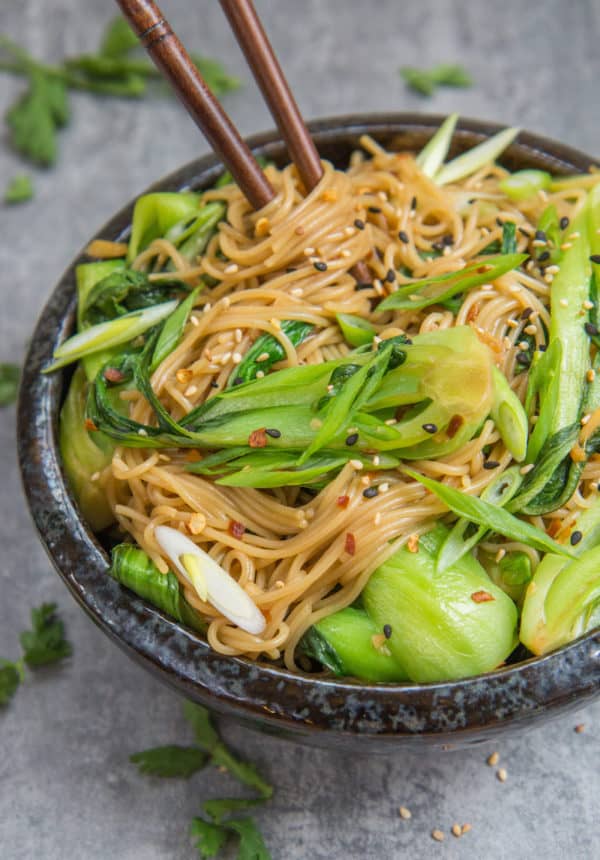 15 minute sesame ginger noodles are quick and easy to make!