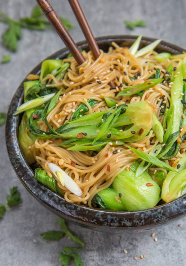 15-Minute Sesame Ginger Noodles - Choosing Chia