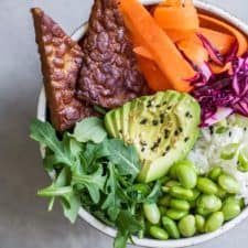 ginger tempeh poke bowl
