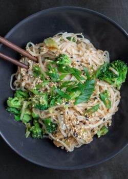 Quick and easy stir fry noodles for one