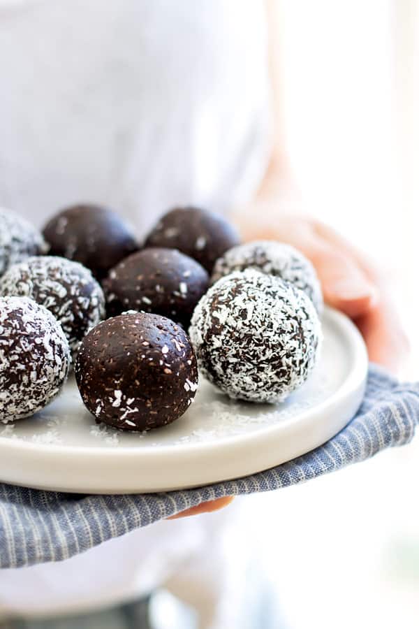 chocolate macaroon energy balls