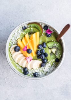 superfood green smoothie bowl