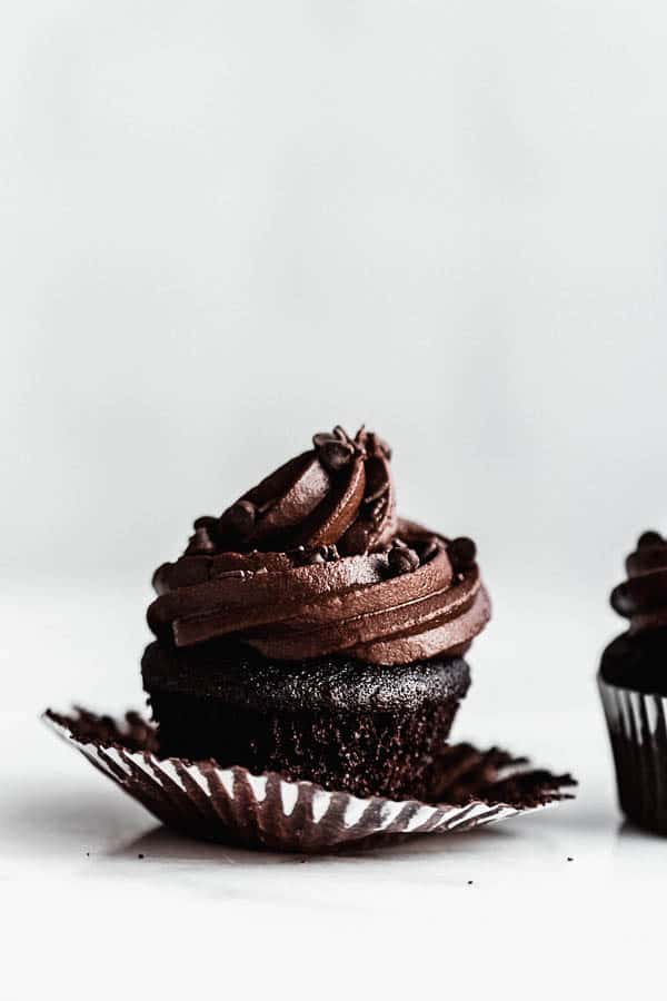 vegan triple chocolate cupcakes