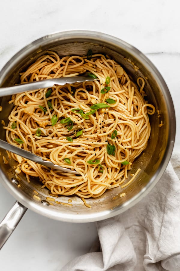 15 Minute Garlic Noodles - Choosing Chia