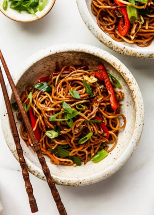 Vegan Chow Mein (ready in 20 minutes!) - Choosing Chia