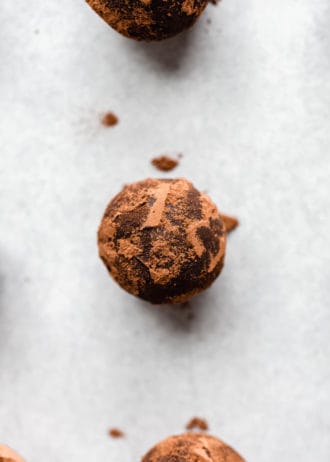 gingerbread truffles with cocoa powder