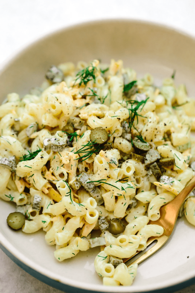 pasta salad with dill and pickles in it