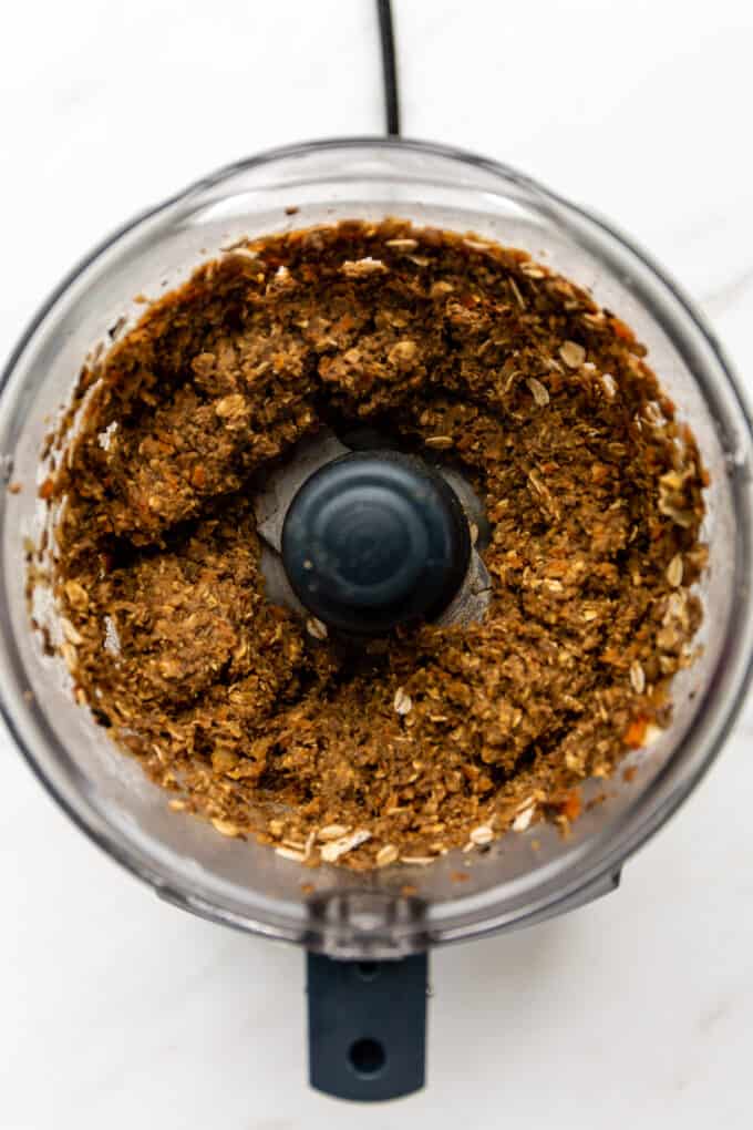 blended lentils, vegetable and oats in a food processor