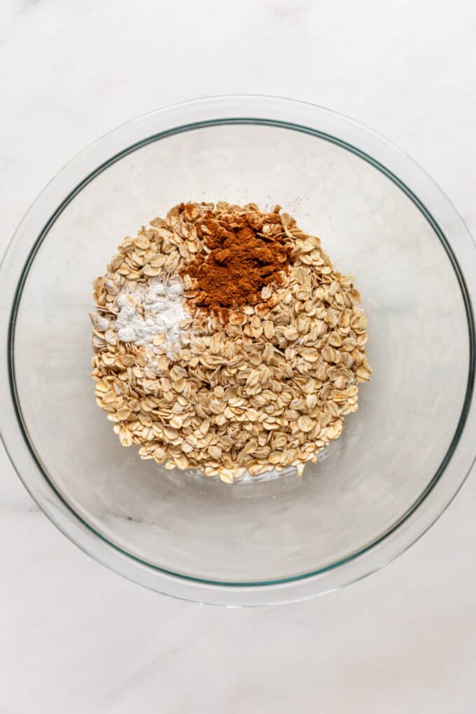 oats, cinnamon and baking powder in a mixing bowl