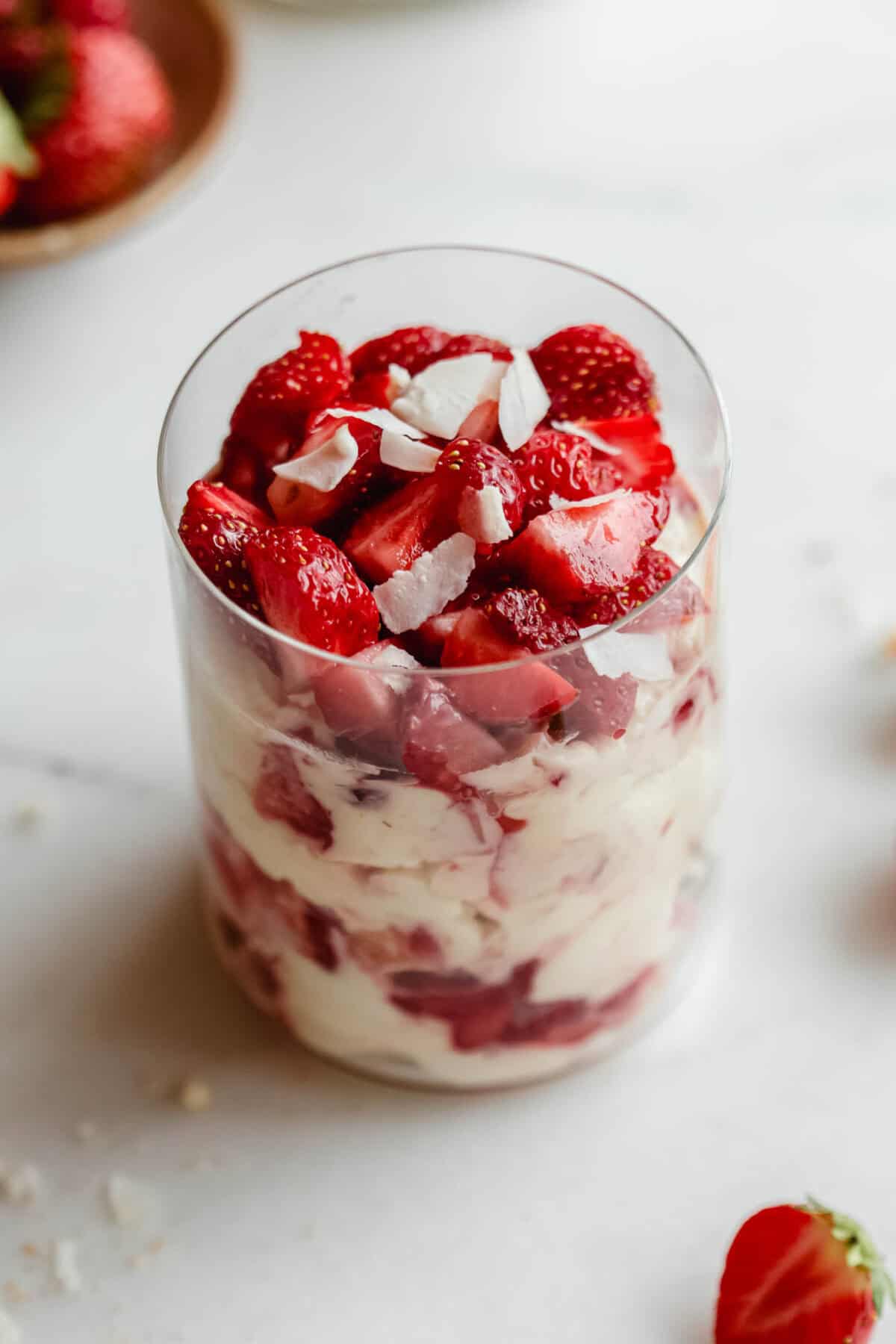 Strawberry pudding jar made with Greek yogurt, Nilla wafers, and vanilla pudding mix.